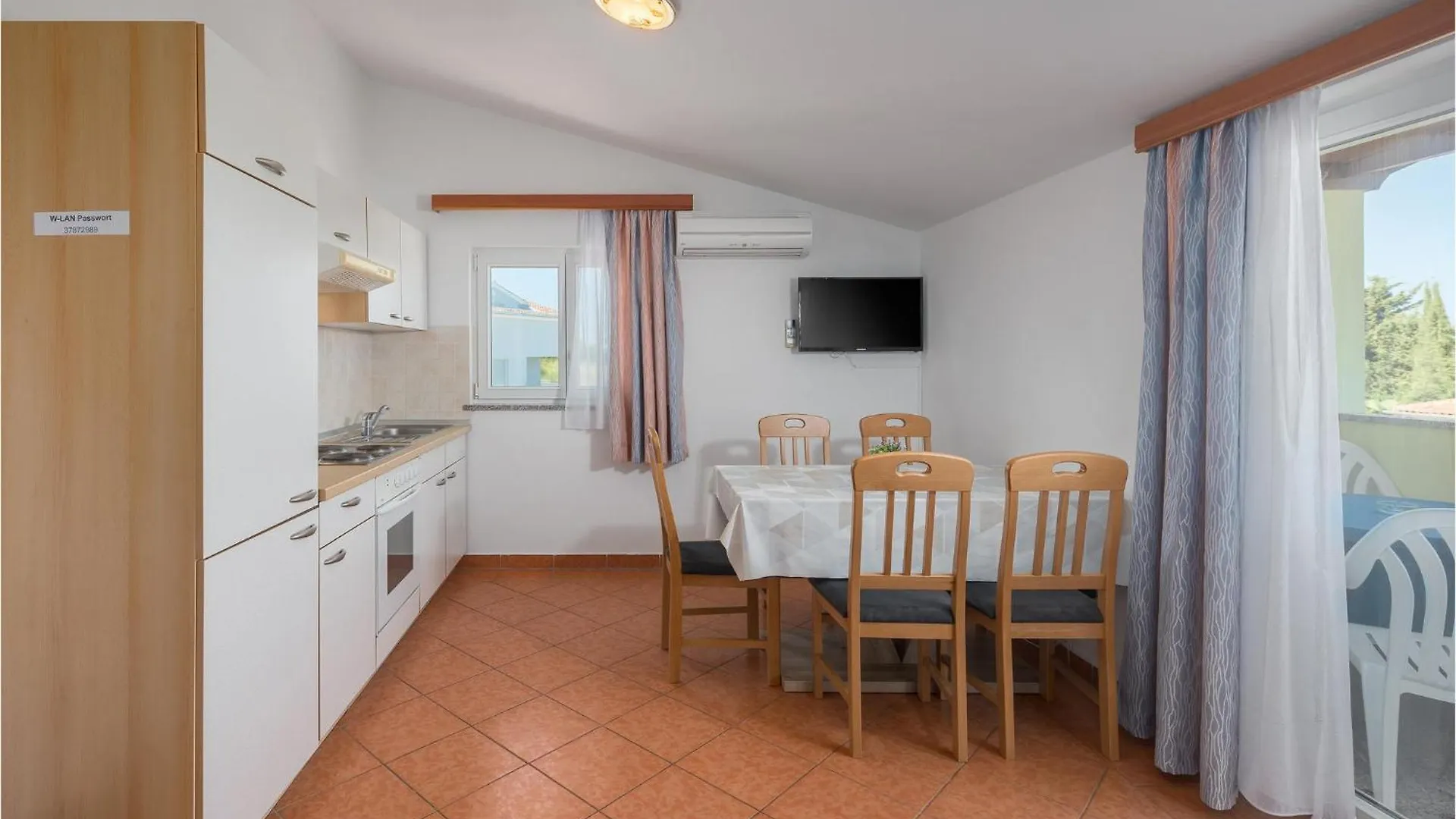 Stunning Apartment In Porec With Kitchen Kroatië